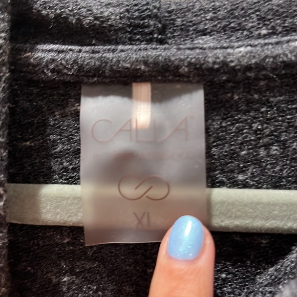 Gray poncho - Picture 2 of 4